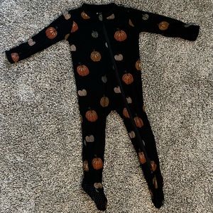 Kyte footie midnight pumpkin